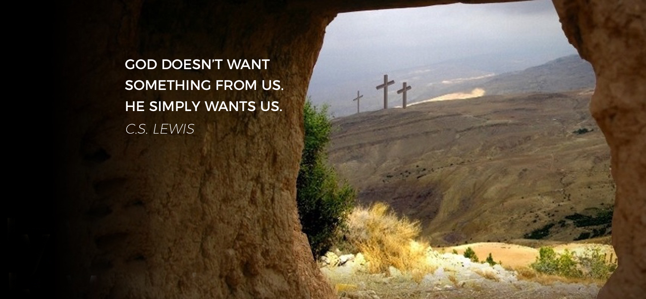 Христос воскрес его здесь нет. Жив он воскрес он. Он воскрес. Иисус воскрес. Жив он воскрес он.